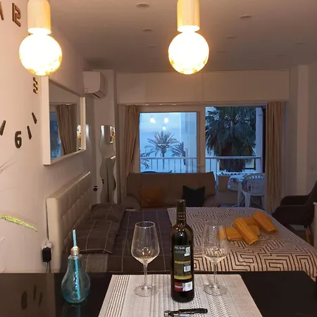 Comfortable In With Sea Views *